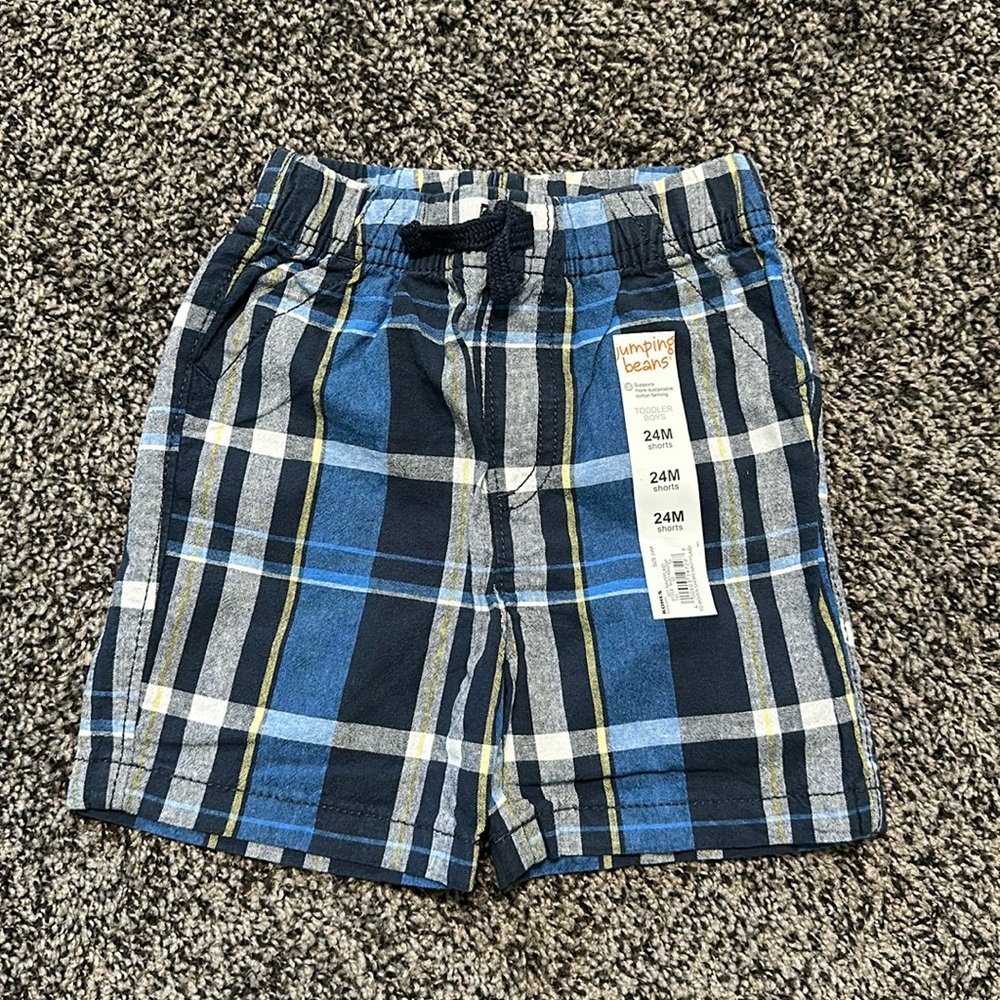 🏡NWT boys plaid shorts